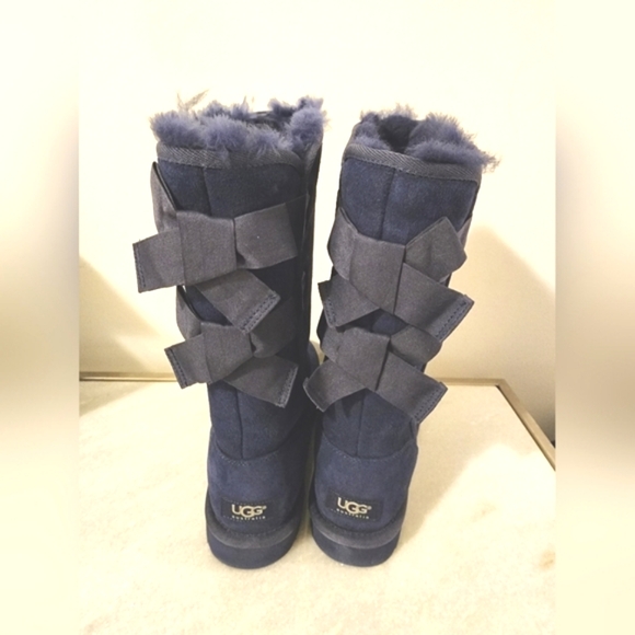 UGG Womens' Everleigh Boots - Picture 1 of 8